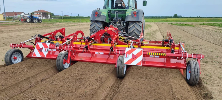 Massano Italy gallery della baulatrice MEGA 4